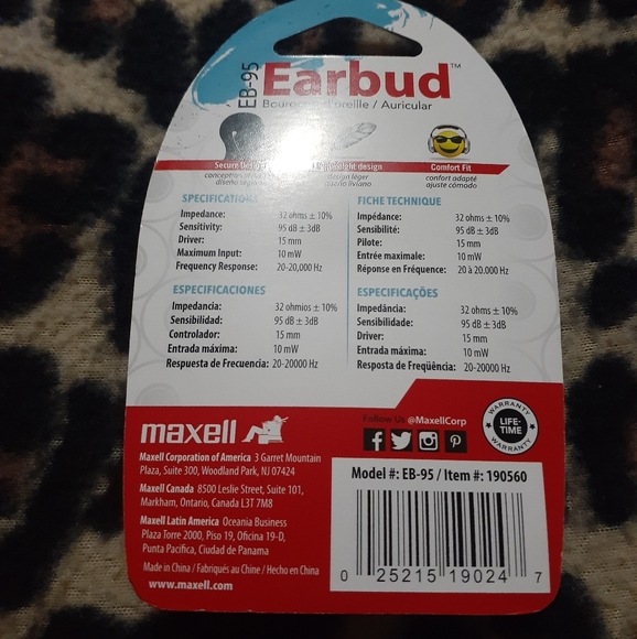 Lot Of 9 New Maxell EB-95 Earbud Dynamic Sound Lightweight Design - Picture 2 of 3